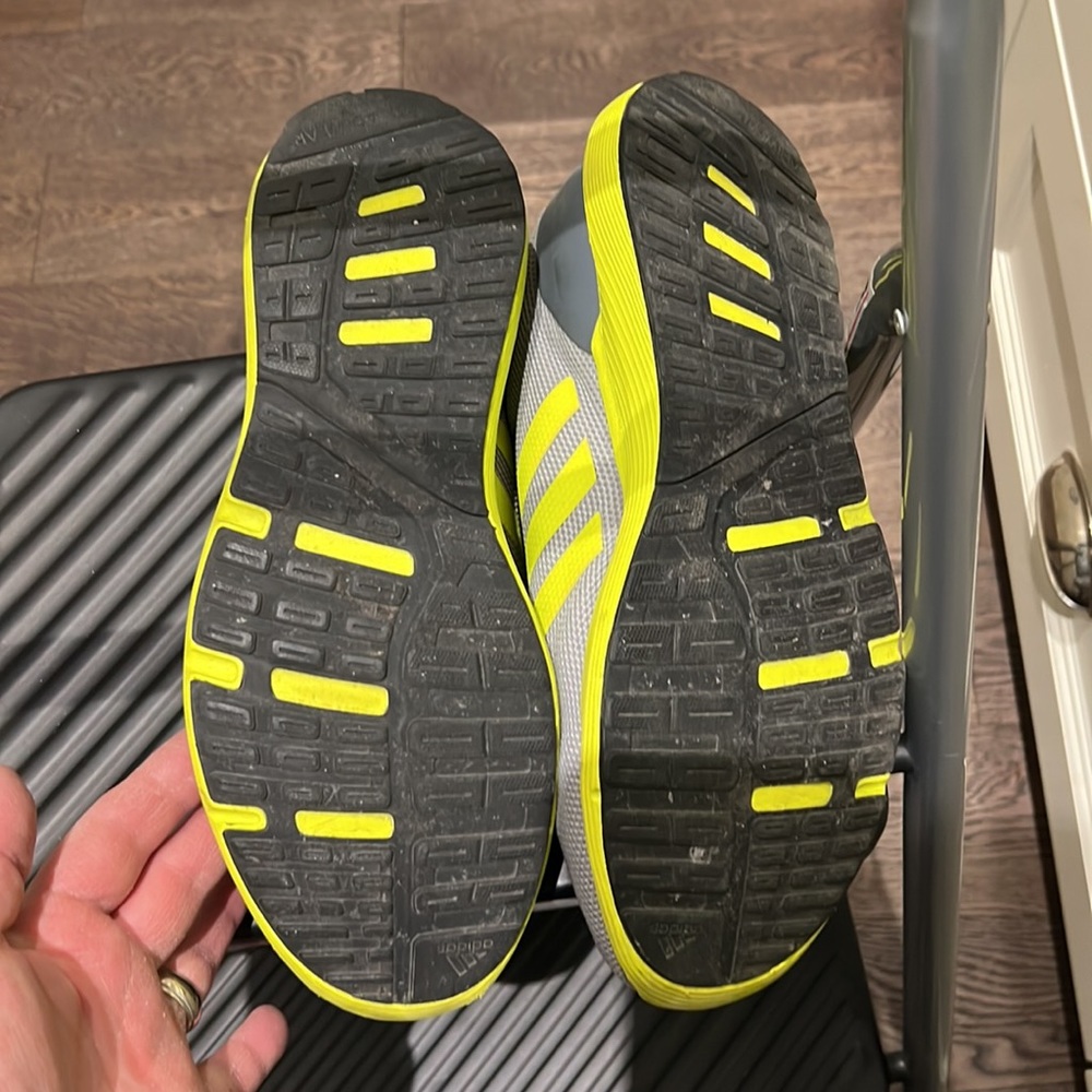 Running shoes - Picture 5 of 5